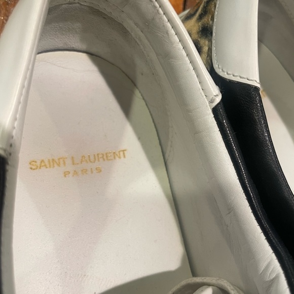 Saint Lauren LIKE NEW with box! Perfect for fall! - Picture 6 of 8